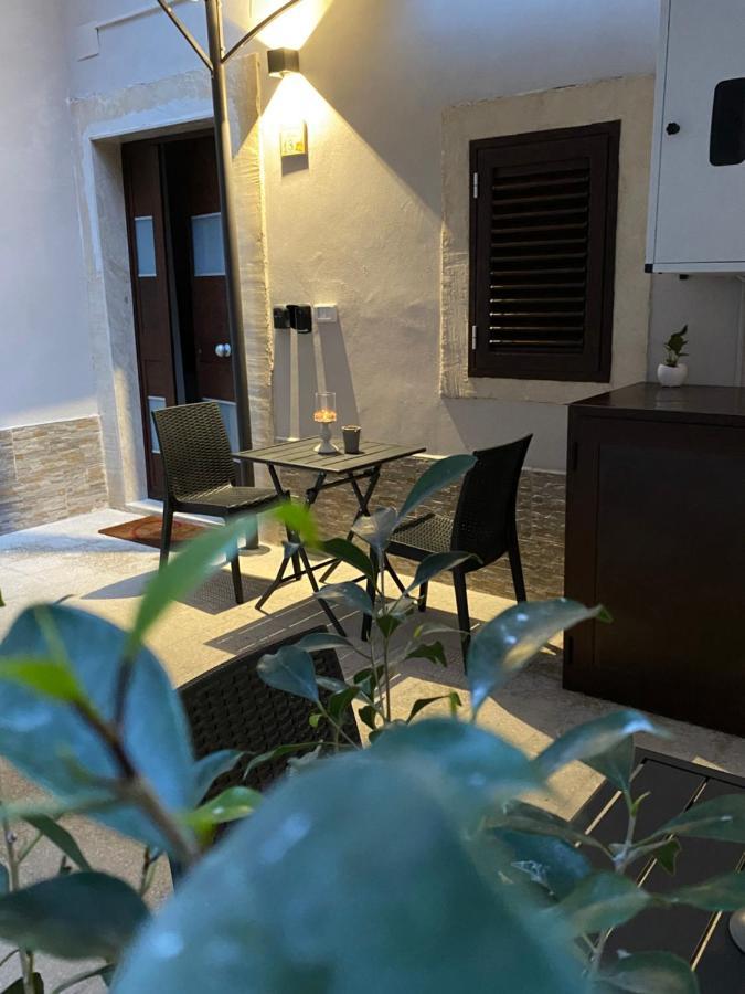 Il Cortiletto28 Rooms & House Szirakúza Kültér fotó