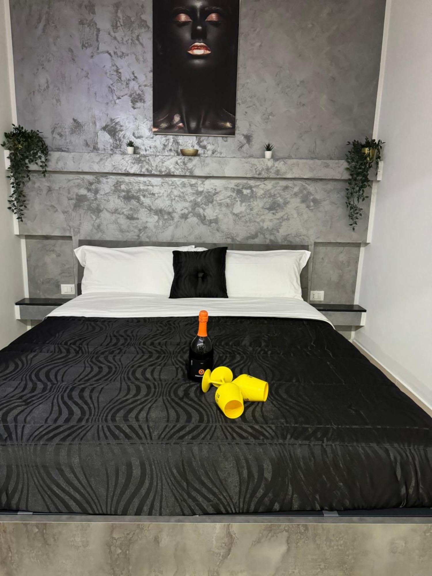 Il Cortiletto28 Rooms & House Szirakúza Kültér fotó